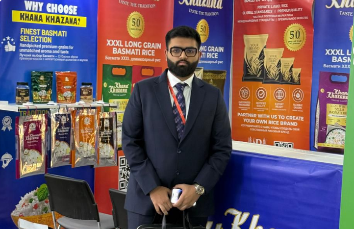 Padmavati Agro representative at the Khana Khazana exhibition booth